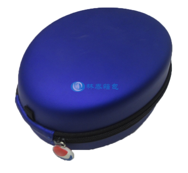 寶藍(lán)色頭戴式耳機(jī)包圓角邊緣圖